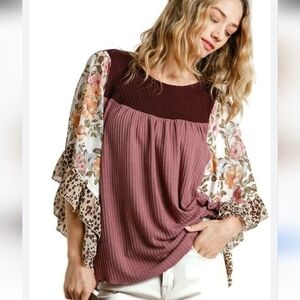 UMGEE Boho Butterfly Sleeve Waffle Knit Top Floral Print.Wine/Berry – Size Small
